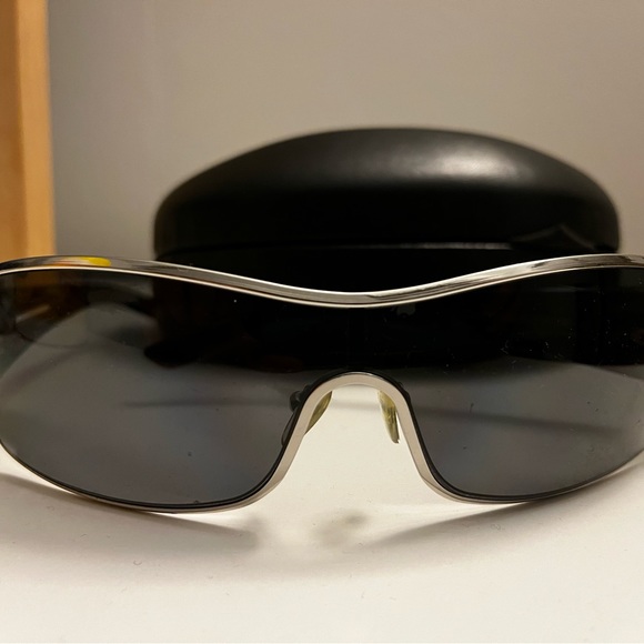 Prada shield polarized sunglasses. Originally purchased from Sunglass Hut. - Picture 6 of 6